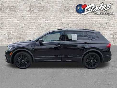 Certified 2022 Volkswagen Tiguan SE R-Line FWD image 7