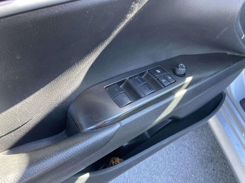 Used 2023 Toyota Camry LE image 28