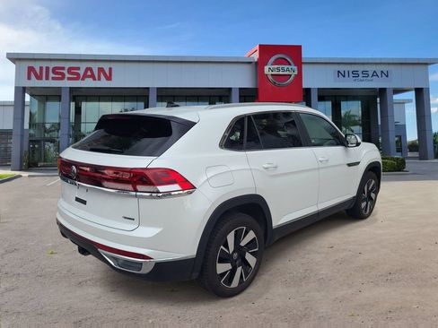 Used 2024 Volkswagen Atlas Cross Sport SEL AWD/4WD image 2