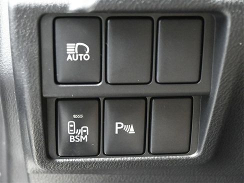 Used 2017 Lexus IS 200t w/ Premium Package image 4