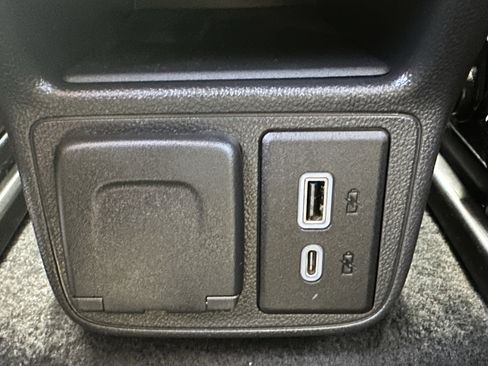 Used 2022 Chevrolet TrailBlazer LT w/ Convenience Package image 22