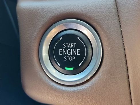Used 2024 Chevrolet Suburban High Country AWD/4WD image 34