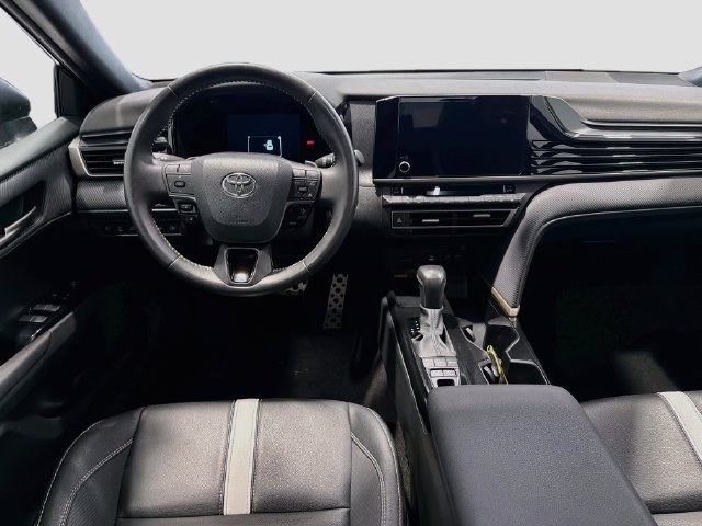 Used 2025 Toyota Camry SE FWD image 19