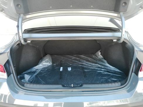 Used 2026 Hyundai Elantra SE FWD image 23