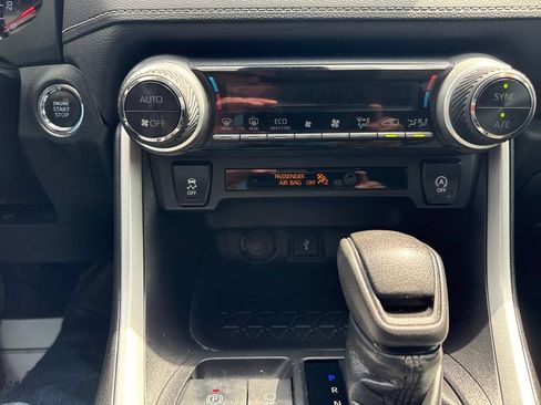 Used 2020 Toyota RAV4 XLE w/ All Weather Liner Package AWD/4WD image 20