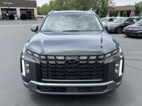 Used 2024 Hyundai Palisade Limited AWD/4WD image 3