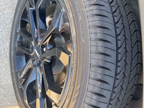 Used 2021 GMC Terrain SLE w/ Driver Convenience Package image 13