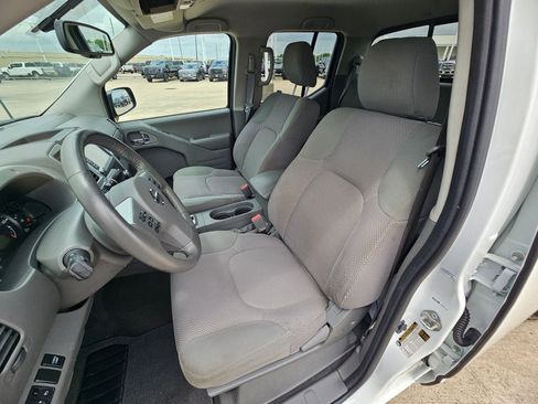 Used 2019 Nissan Frontier SV w/ Value Truck Package RWD image 13
