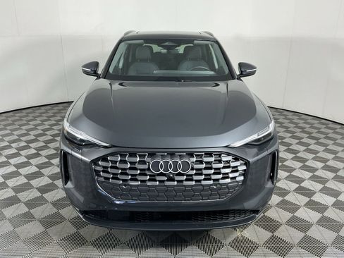 Used 2025 Audi Q5 Premium Plus w/ Premium Plus image 2