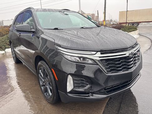 Used 2022 Chevrolet Equinox RS w/ Infotainment Package image 4