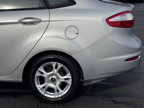 Used 2015 Ford Fiesta SE image 34