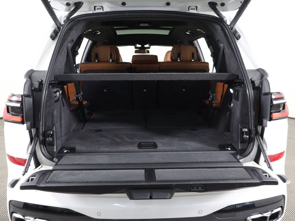 Used 2025 BMW X7 M60i w/ Executive Package AWD/4WD image 24