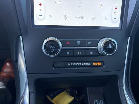 Used 2024 Ford Edge Titanium image 15