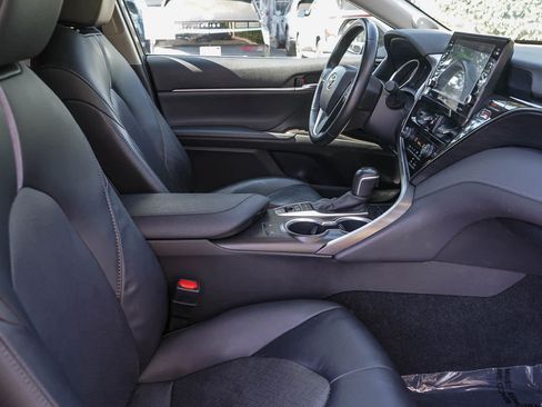 Used 2024 Toyota Camry XLE w/ Navigation Package FWD image 16