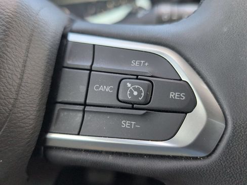 Used 2024 Jeep Compass Latitude AWD/4WD image 14