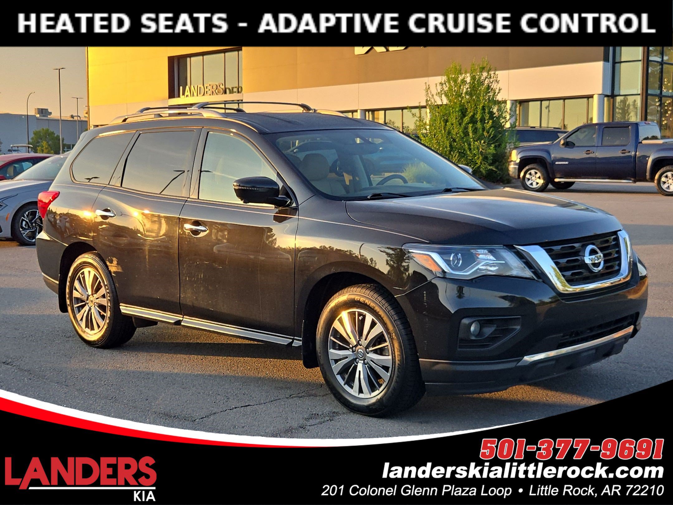 Used 2020 Nissan Pathfinder SL FWD image 1