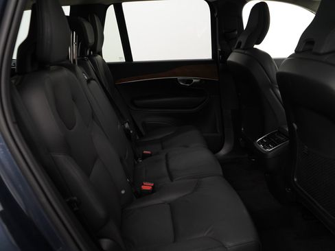 Used 2024 Volvo XC90 B5 Plus image 12
