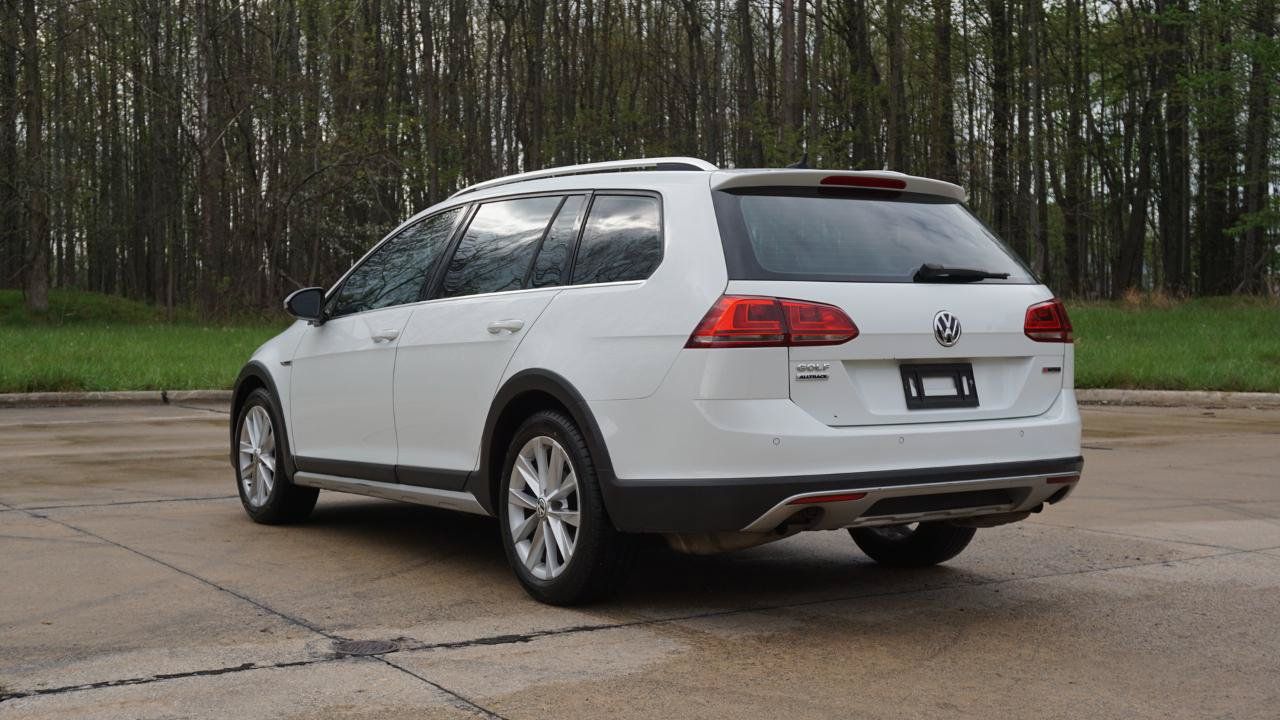 Used 2017 Volkswagen Golf Alltrack SE AWD/4WD image 3