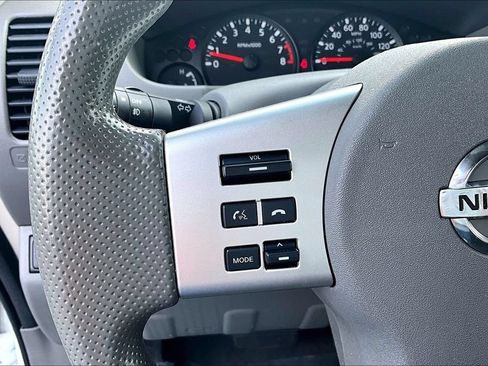 Used 2020 Nissan Frontier SV RWD image 14