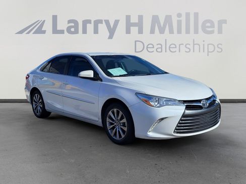 Used 2017 Toyota Camry XLE image 7