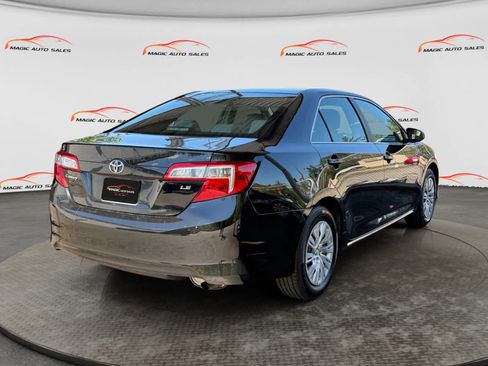 Used 2014 Toyota Camry LE FWD image 10