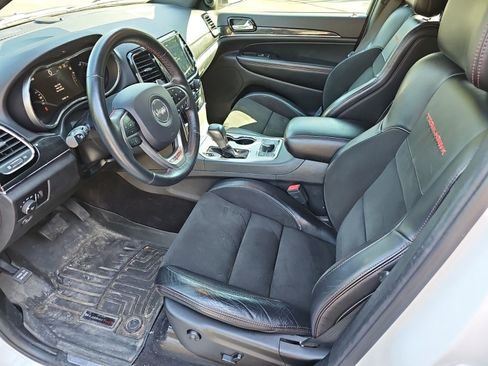 Used 2019 Jeep Grand Cherokee Trailhawk AWD/4WD image 17