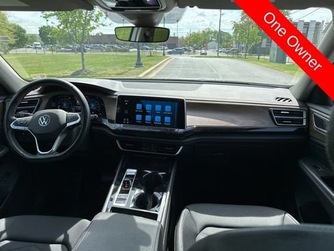 Used 2025 Volkswagen Atlas SE AWD/4WD image 3