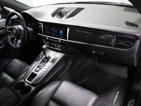 Used 2020 Porsche Macan AWD/4WD image 6