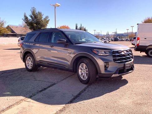 New 2026 Ford Explorer Active w/ Active Comfort Package image 2