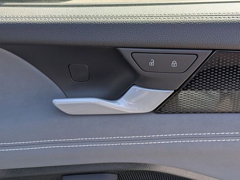 New 2026 Volkswagen Tiguan SE R-Line AWD/4WD image 33