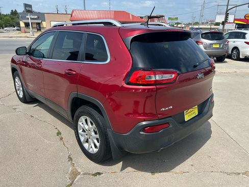 Used 2014 Jeep Cherokee Latitude w/ Cold Weather Group AWD/4WD image 5