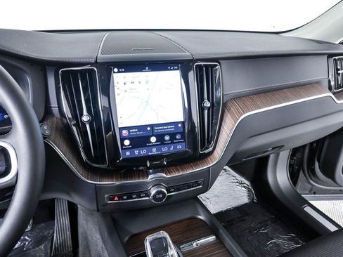 Certified 2023 Volvo XC60 B5 Ultimate w/ Climate Package FWD image 15