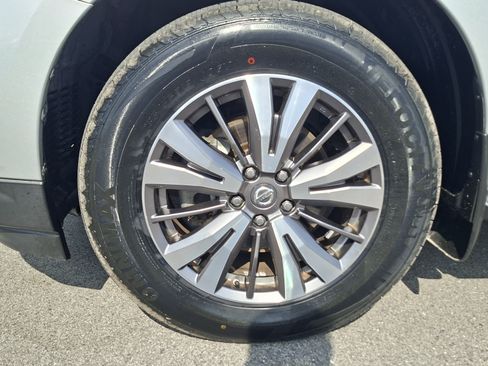 Used 2018 Nissan Pathfinder S FWD image 26