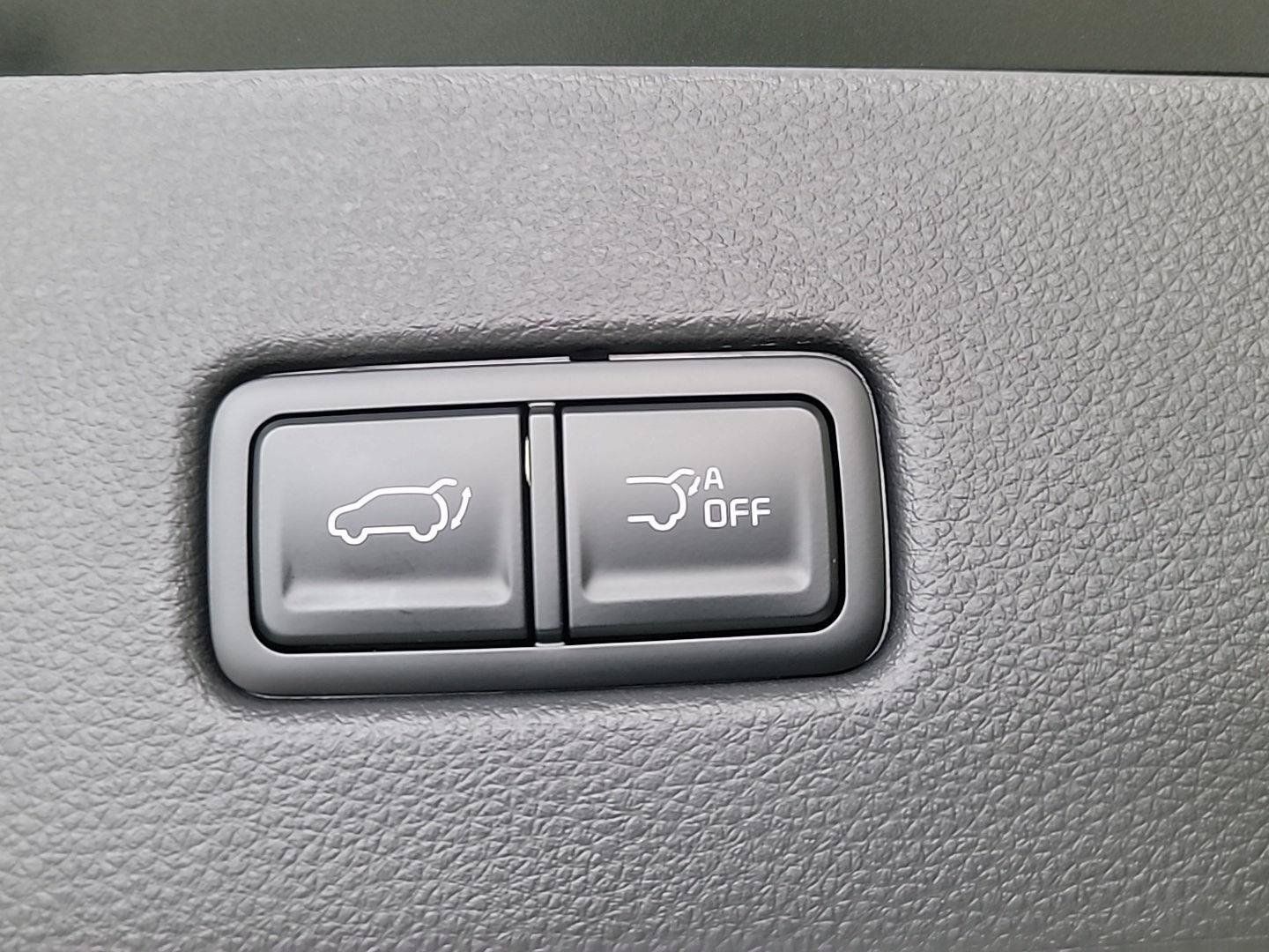 Certified 2026 Kia Carnival EX FWD image 8