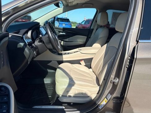 Used 2019 Buick Envision Essence FWD image 10