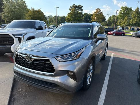 Used 2020 Toyota Highlander Limited FWD image 7