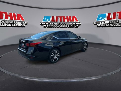 Used 2021 Nissan Altima 2.5 SR FWD image 8