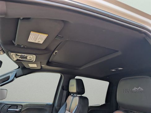 Used 2022 Chevrolet Silverado 1500 High Country w/ Safety Package II AWD/4WD image 34