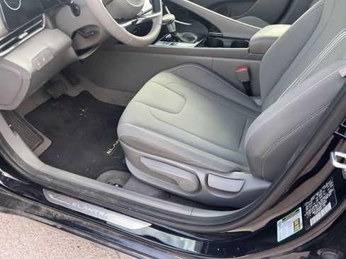 Used 2024 Hyundai Elantra SEL w/ Convenience Package FWD image 5