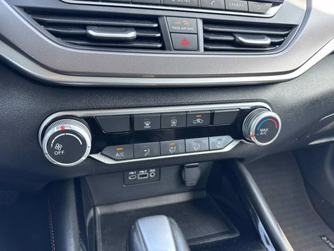 Used 2024 Nissan Altima 2.5 SR FWD image 25
