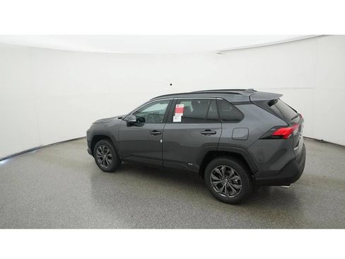 Used 2023 Toyota RAV4 XLE Premium AWD/4WD image 6