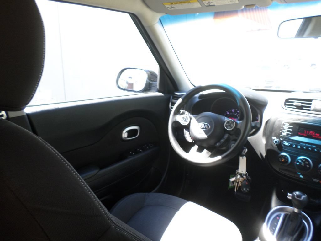 Used 2014 Kia Soul FWD image 14