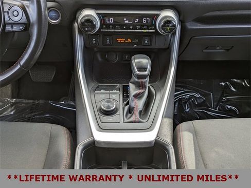 Used 2022 Toyota RAV4 SE image 21