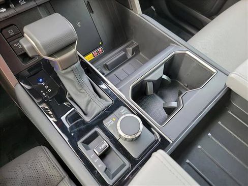 Used 2025 Toyota Tundra Limited image 22