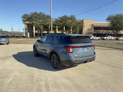 New 2026 Ford Explorer ST-Line w/ ST-Line Street Pack image 5