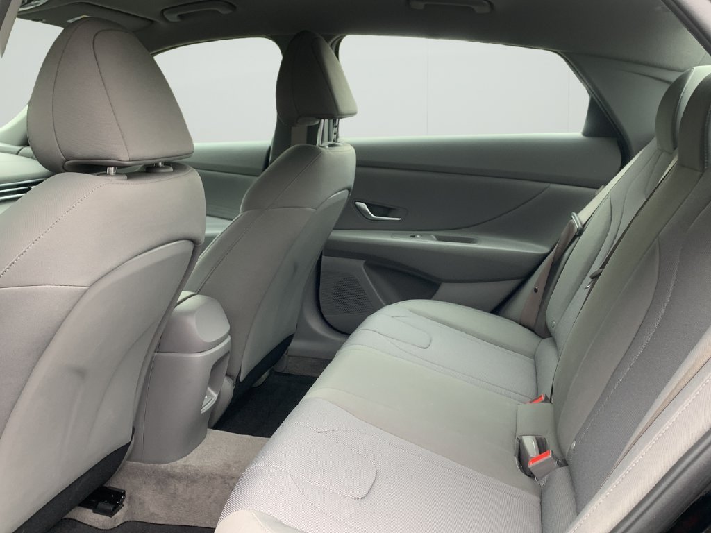 Certified 2026 Hyundai Elantra SE w/ Cargo Package FWD image 16