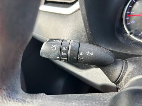Used 2021 Toyota RAV4 XLE FWD image 23