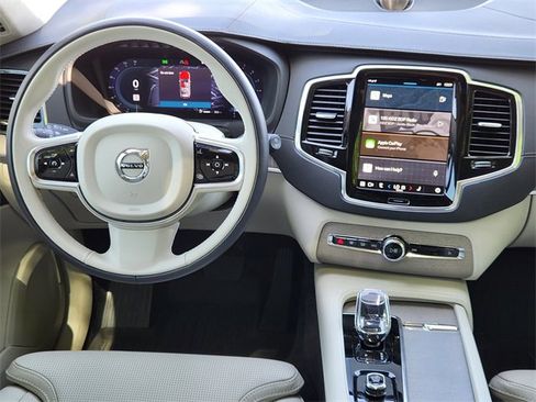 Used 2025 Volvo XC90 B6 Ultra w/ Lounge Package image 27