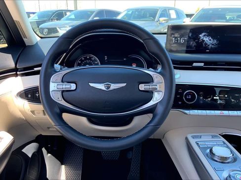Used 2023 Genesis GV70 2.5T w/ Select Package image 6