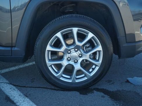 Used 2022 Jeep Compass Latitude image 42